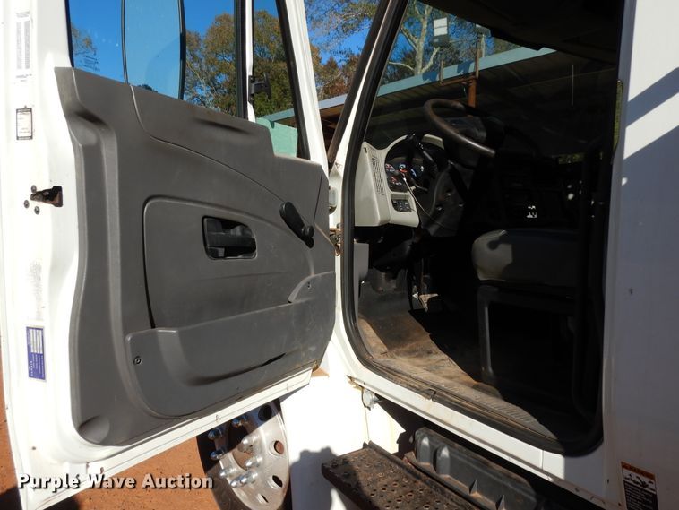 image for item DI8578 2008 International 4300  utility / service truck