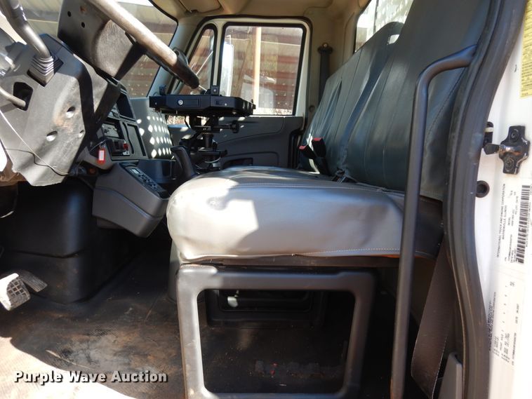 image for item DI8578 2008 International 4300  utility / service truck