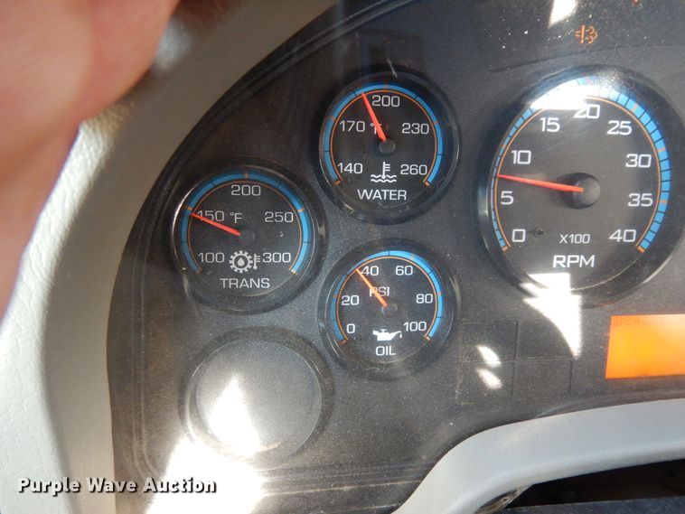 image for item DI8578 2008 International 4300  utility / service truck