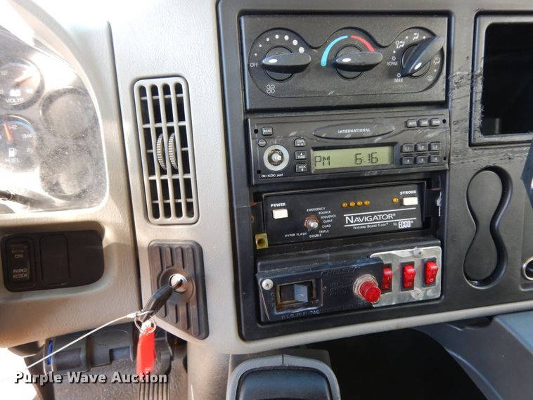 image for item DI8578 2008 International 4300  utility / service truck