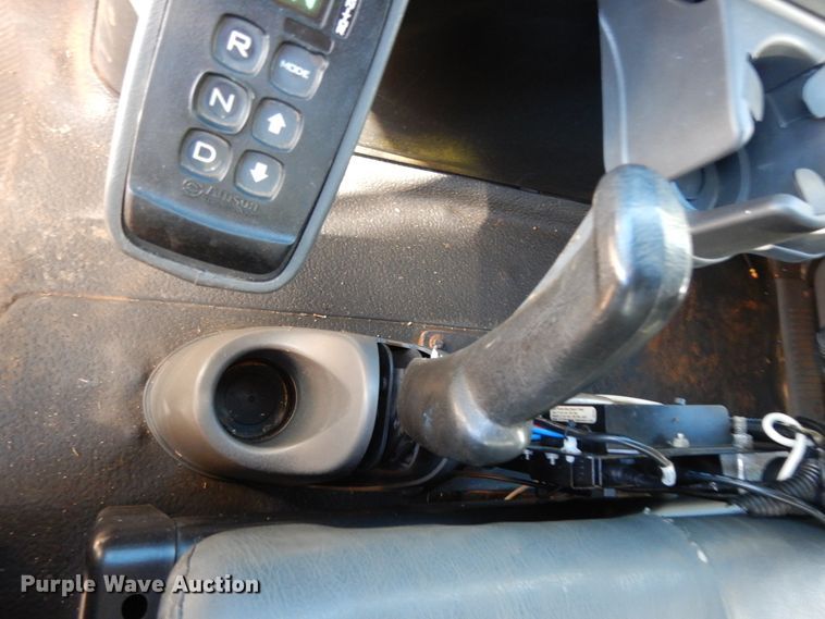 image for item DI8578 2008 International 4300  utility / service truck