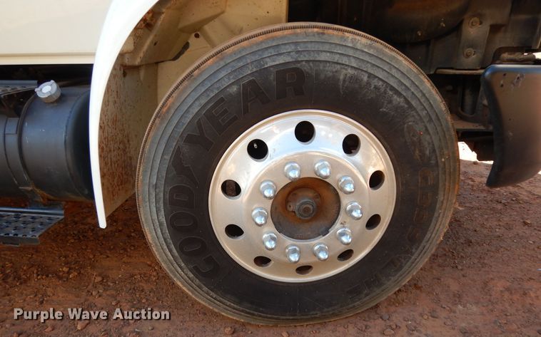 image for item DI8578 2008 International 4300  utility / service truck