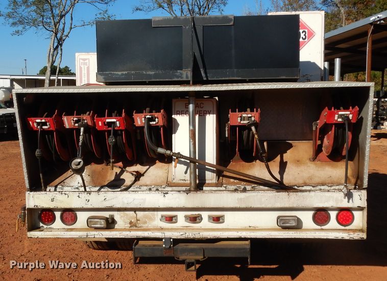 image for item DI8579 1991 International 7100  fuel / lube truck