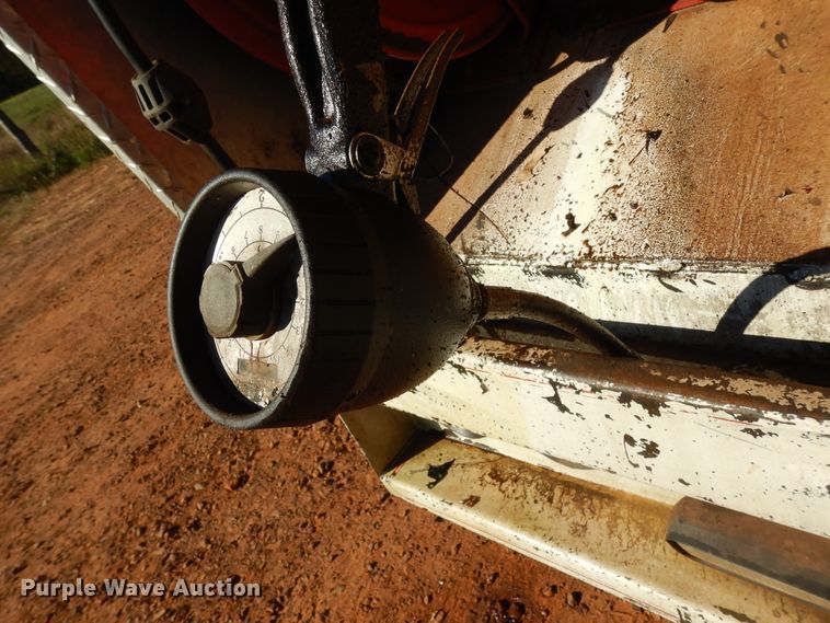 image for item DI8579 1991 International 7100  fuel / lube truck