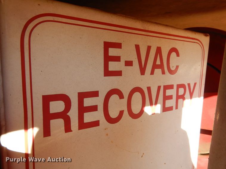 image for item DI8579 1991 International 7100  fuel / lube truck