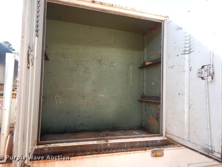 image for item DI8579 1991 International 7100  fuel / lube truck