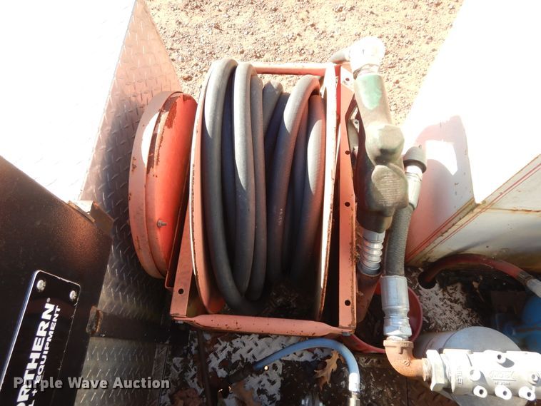 image for item DI8579 1991 International 7100  fuel / lube truck