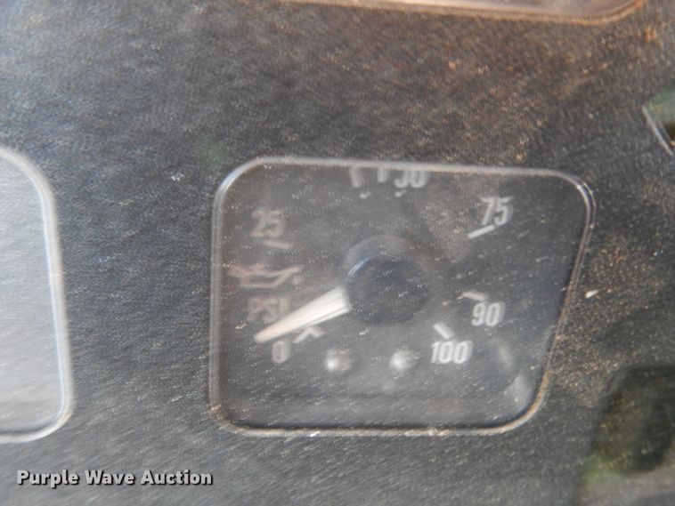 image for item DI8579 1991 International 7100  fuel / lube truck