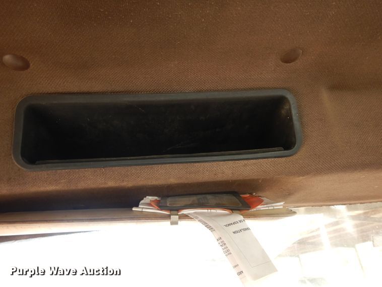 image for item DI8579 1991 International 7100  fuel / lube truck