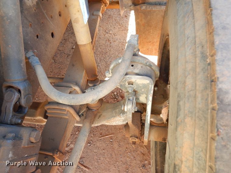 image for item DI8579 1991 International 7100  fuel / lube truck