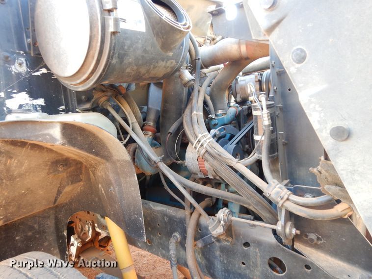 image for item DI8579 1991 International 7100  fuel / lube truck