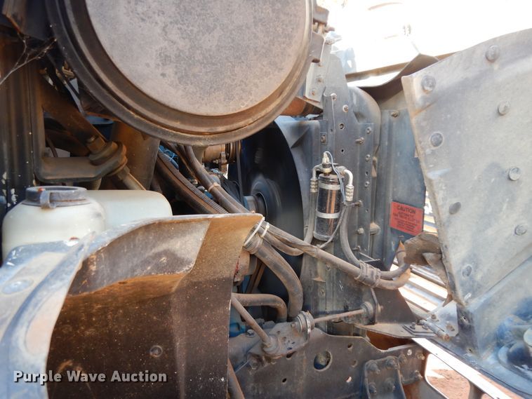 image for item DI8579 1991 International 7100  fuel / lube truck