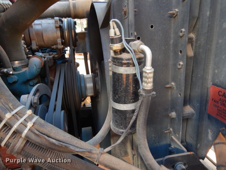 image for item DI8579 1991 International 7100  fuel / lube truck