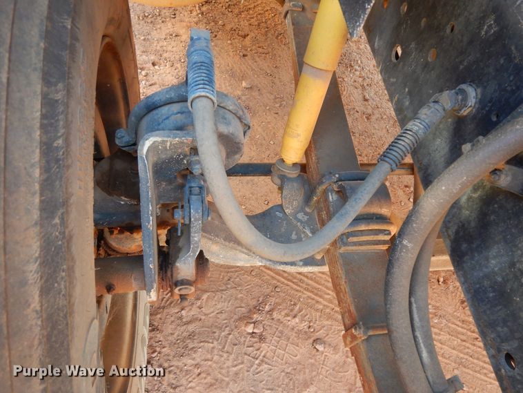 image for item DI8579 1991 International 7100  fuel / lube truck