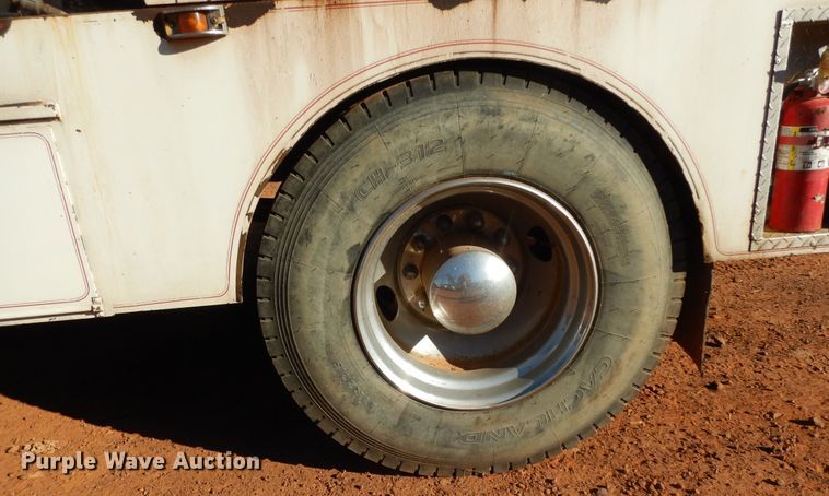 image for item DI8579 1991 International 7100  fuel / lube truck