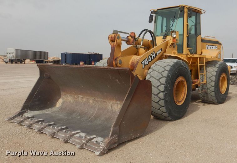 image for item DJ8949 1999 John Deere 744H  wheel loader