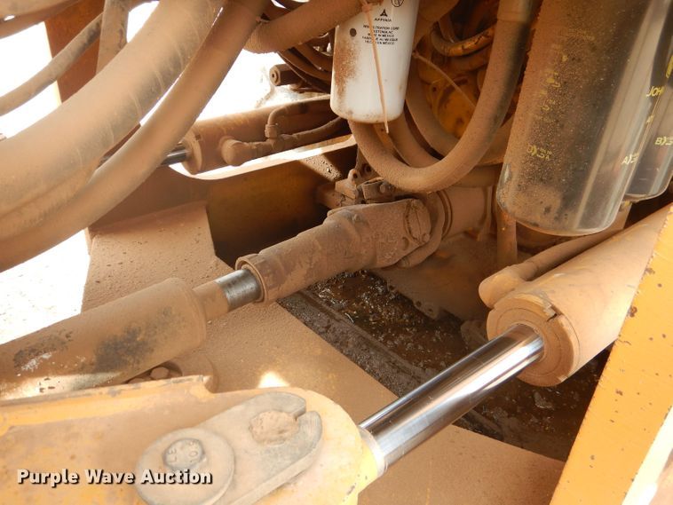 image for item DJ8949 1999 John Deere 744H  wheel loader