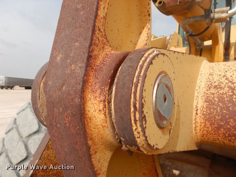 image for item DJ8949 1999 John Deere 744H  wheel loader