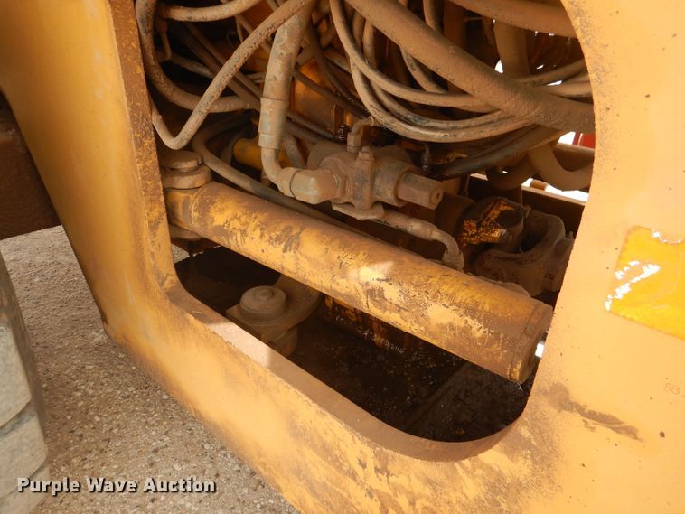 image for item DJ8949 1999 John Deere 744H  wheel loader