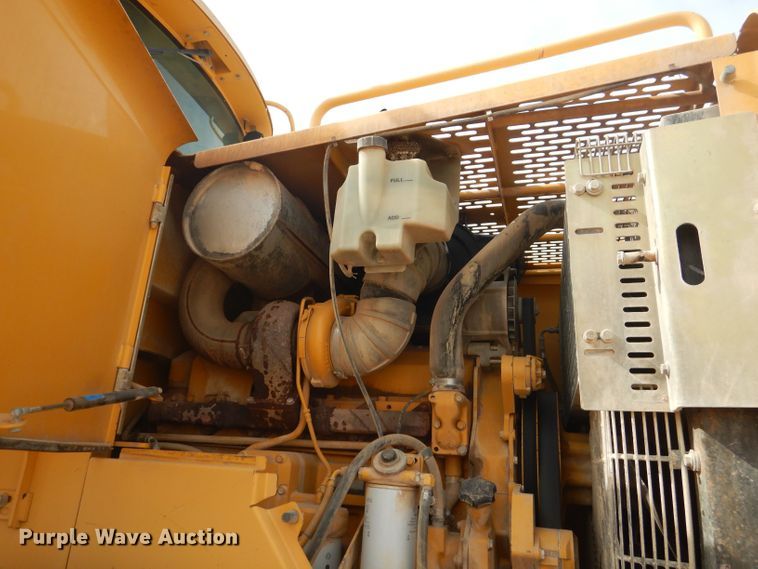 image for item DJ8949 1999 John Deere 744H  wheel loader