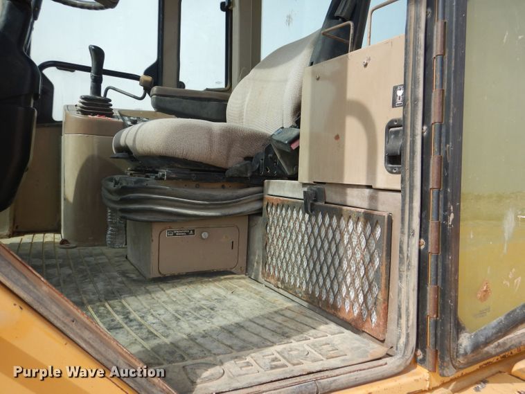 image for item DJ8949 1999 John Deere 744H  wheel loader