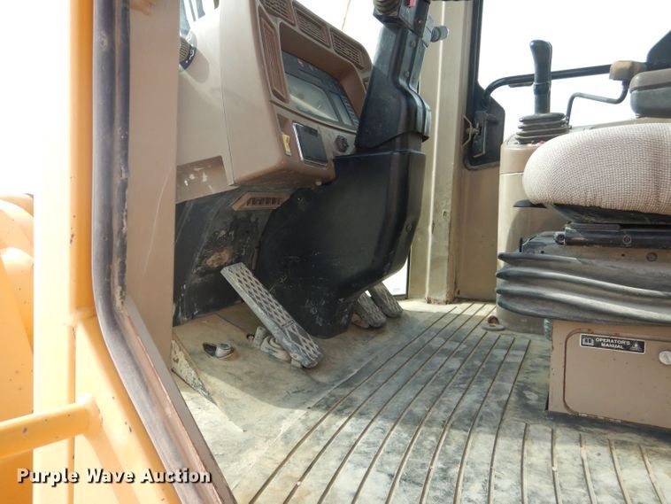 image for item DJ8949 1999 John Deere 744H  wheel loader