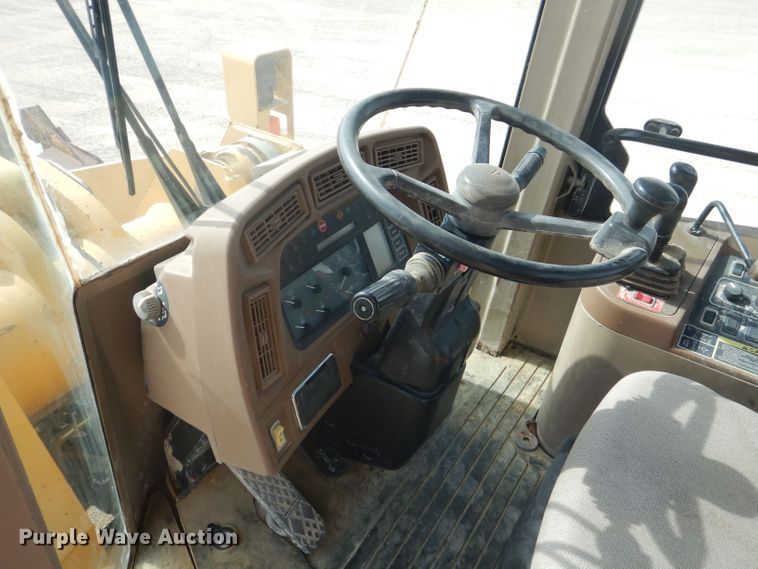 image for item DJ8949 1999 John Deere 744H  wheel loader