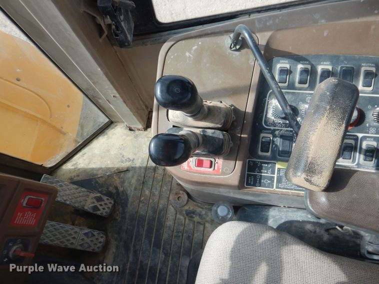 image for item DJ8949 1999 John Deere 744H  wheel loader