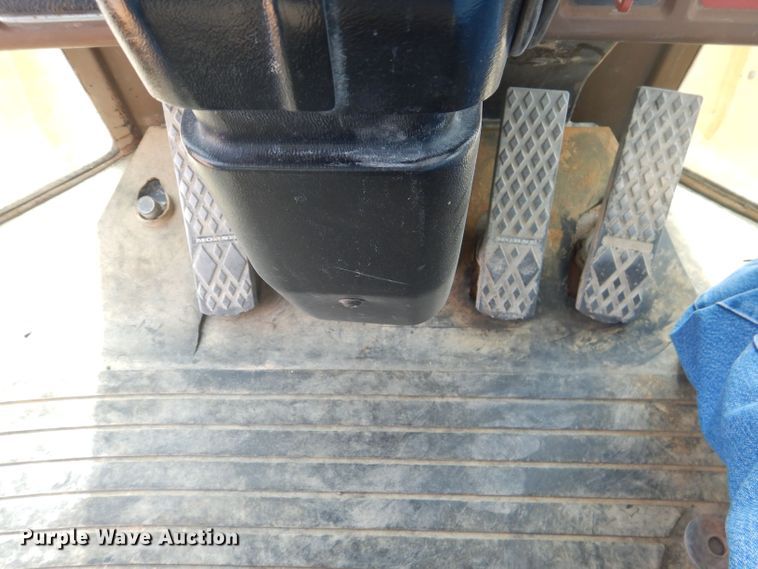 image for item DJ8949 1999 John Deere 744H  wheel loader