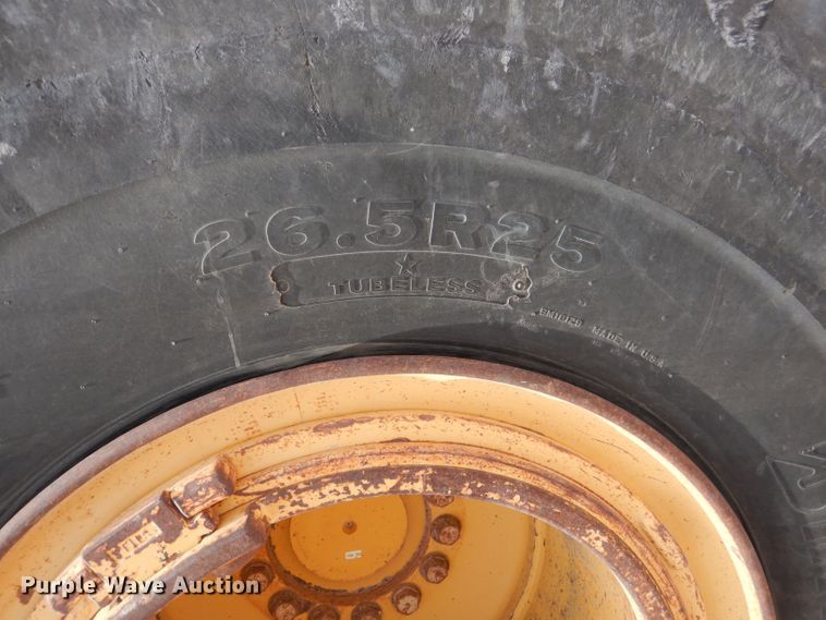 image for item DJ8949 1999 John Deere 744H  wheel loader