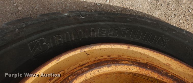 image for item DJ8949 1999 John Deere 744H  wheel loader