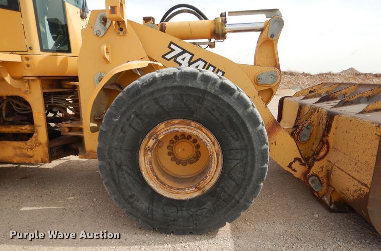 image for item DJ8949 1999 John Deere 744H  wheel loader