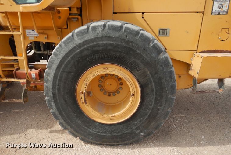 image for item DJ8949 1999 John Deere 744H  wheel loader