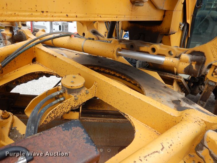 image for item DK1994 2001 John Deere 770CH  motor grader