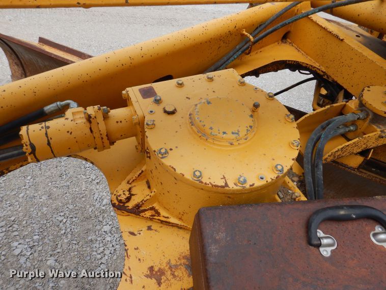 image for item DK1994 2001 John Deere 770CH  motor grader