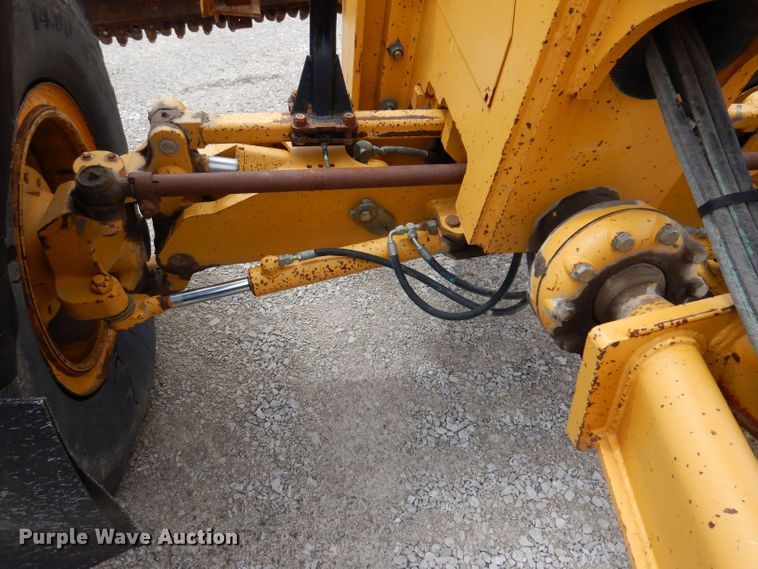 image for item DK1994 2001 John Deere 770CH  motor grader