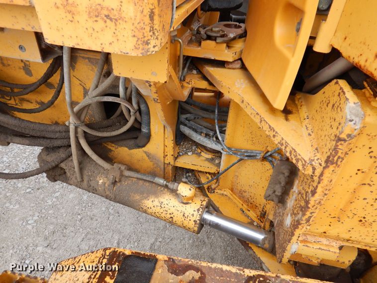 image for item DK1994 2001 John Deere 770CH  motor grader