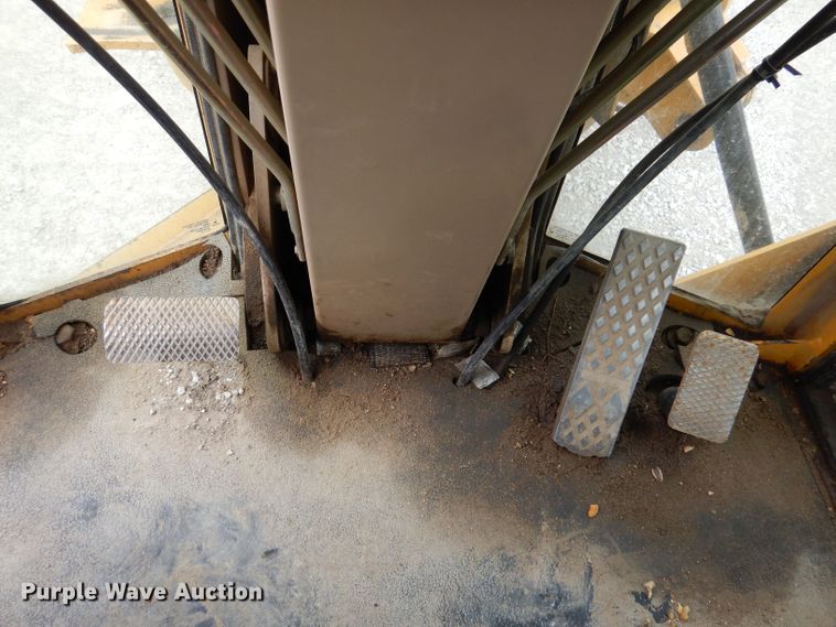 image for item DK1994 2001 John Deere 770CH  motor grader