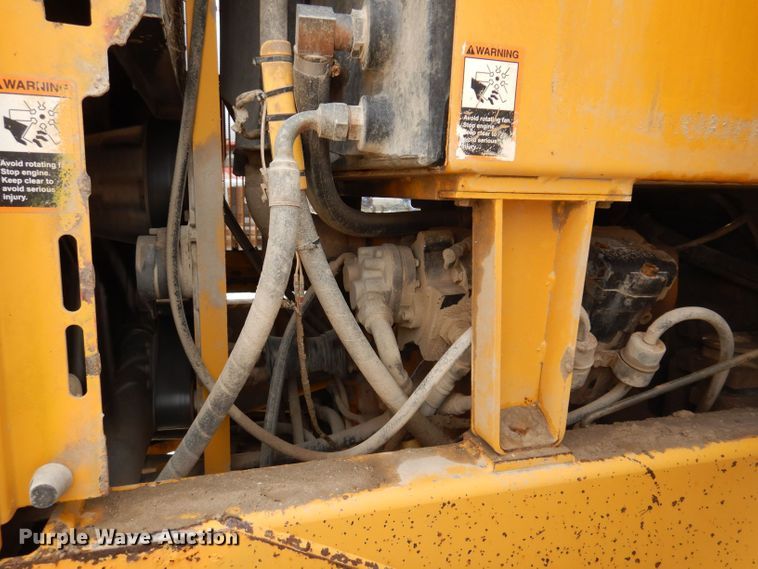 image for item DK1994 2001 John Deere 770CH  motor grader