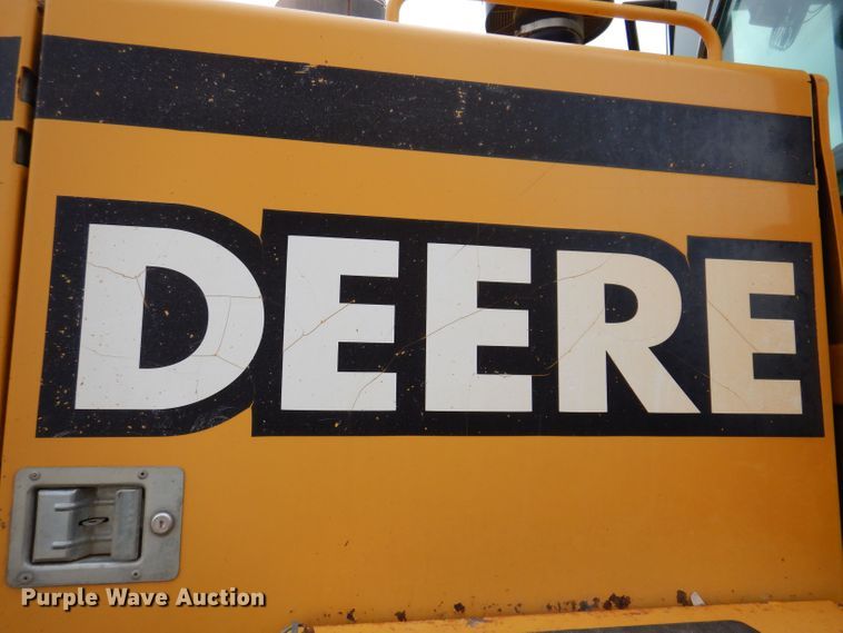 image for item DK1994 2001 John Deere 770CH  motor grader