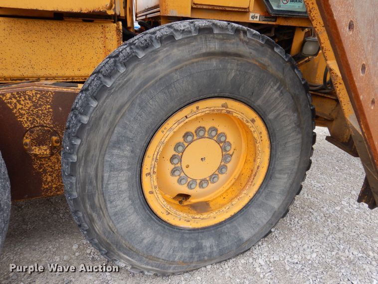 image for item DK1994 2001 John Deere 770CH  motor grader