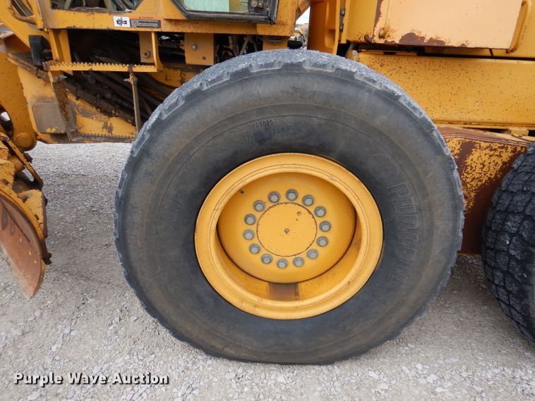 image for item DK1994 2001 John Deere 770CH  motor grader