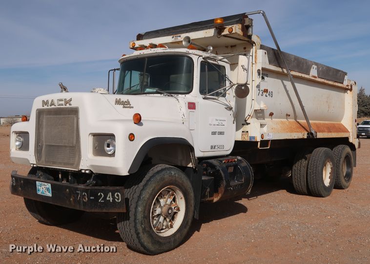 image for item DK3578 1988 Mack DM690S  dump truck