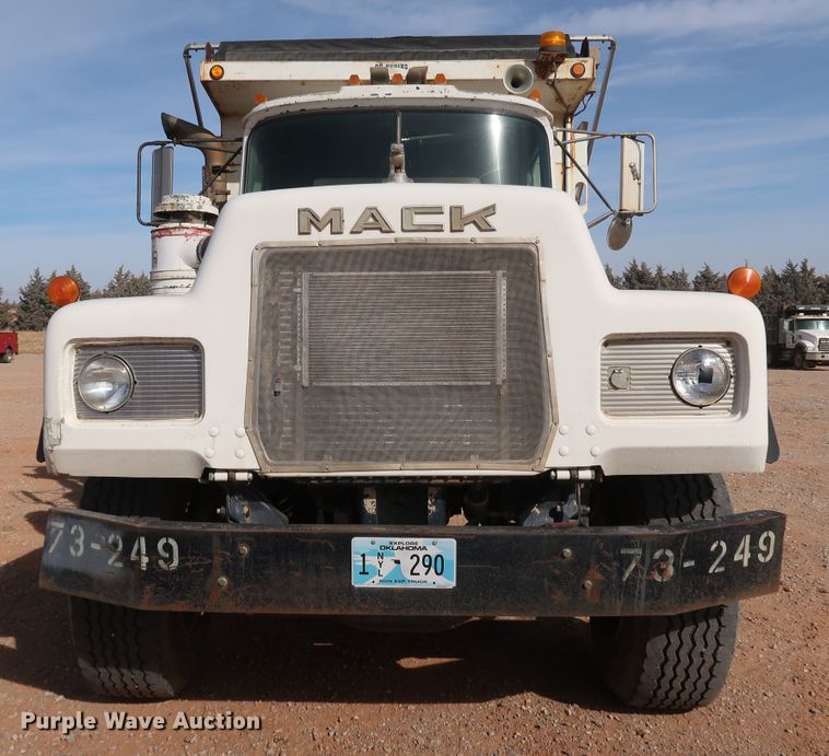 image for item DK3578 1988 Mack DM690S  dump truck