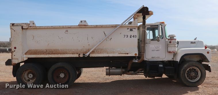 image for item DK3578 1988 Mack DM690S  dump truck