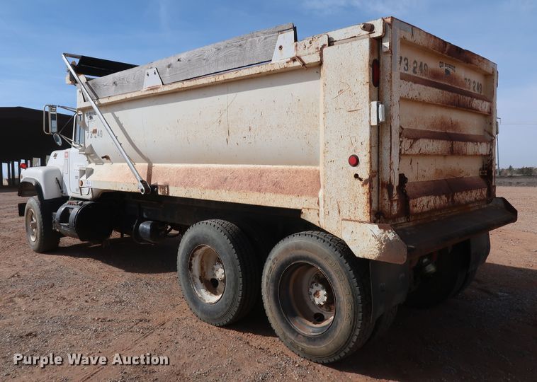 image for item DK3578 1988 Mack DM690S  dump truck