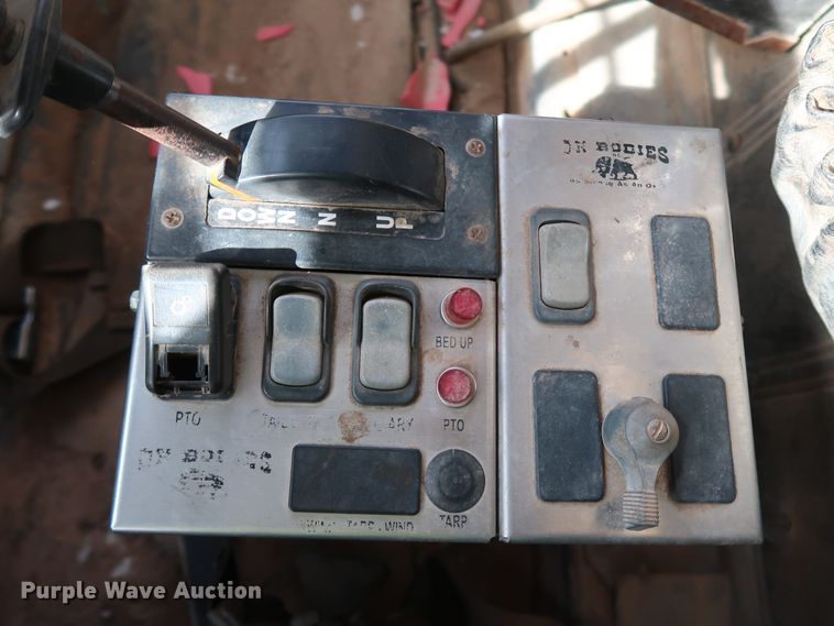 image for item DK3578 1988 Mack DM690S  dump truck