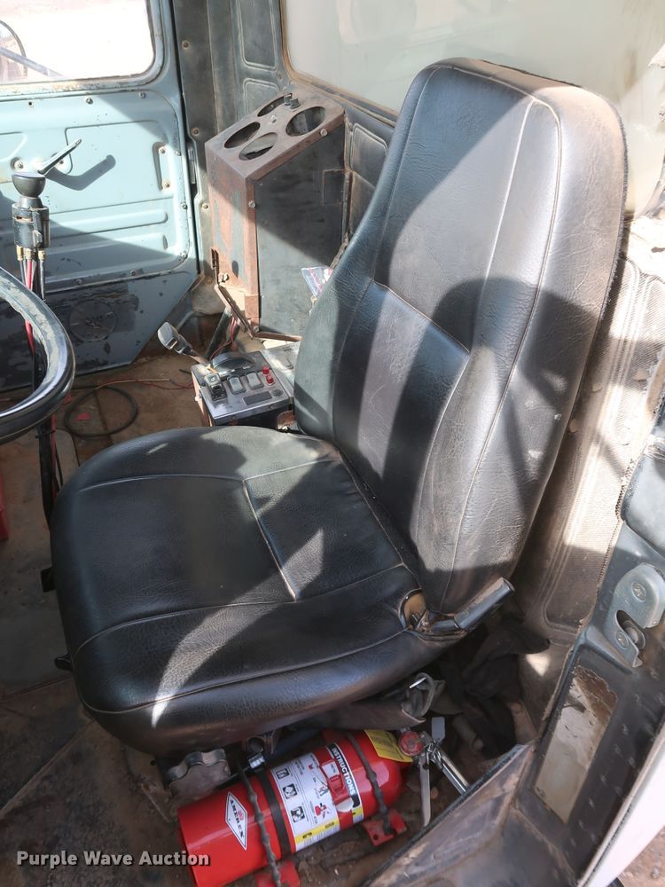 image for item DK3578 1988 Mack DM690S  dump truck