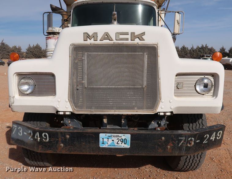 image for item DK3578 1988 Mack DM690S  dump truck