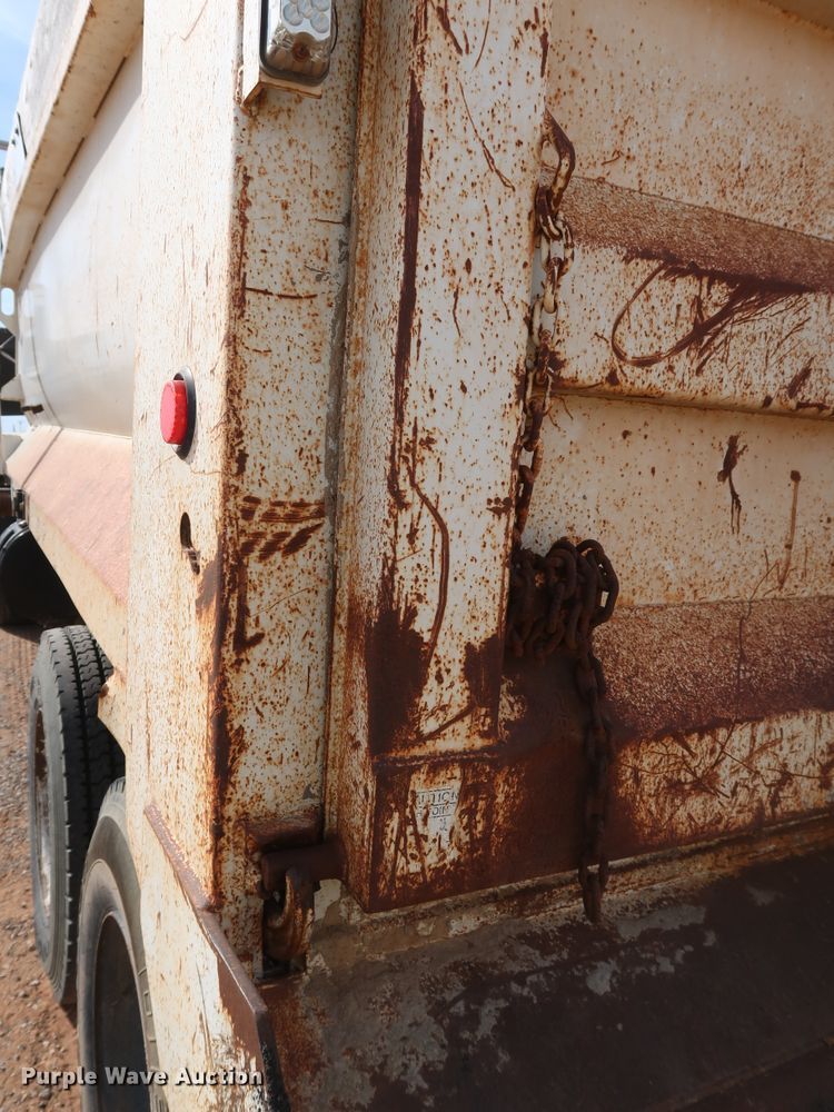 image for item DK3578 1988 Mack DM690S  dump truck